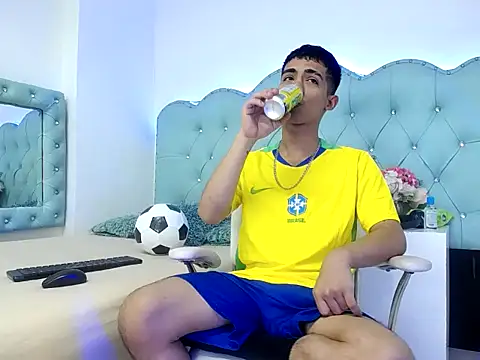 Apolo Richards online show from February 2026 07:38:01 PM