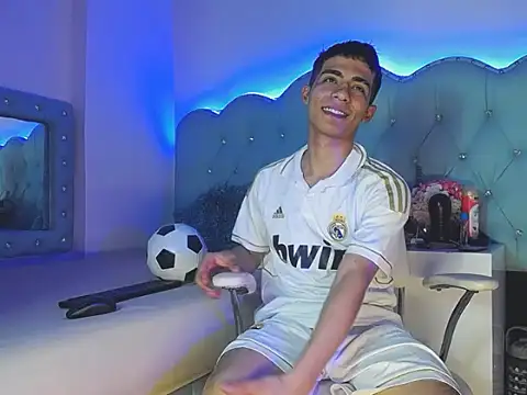 Apolo Richards online show from February 2026 08:21:02 PM