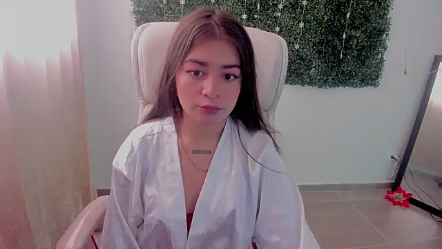 Snapshot of Brunnettee_1 chatting on July 2026 04:52:01 PM Brunnettee 1 online show from July 2026 04:52:01 PM