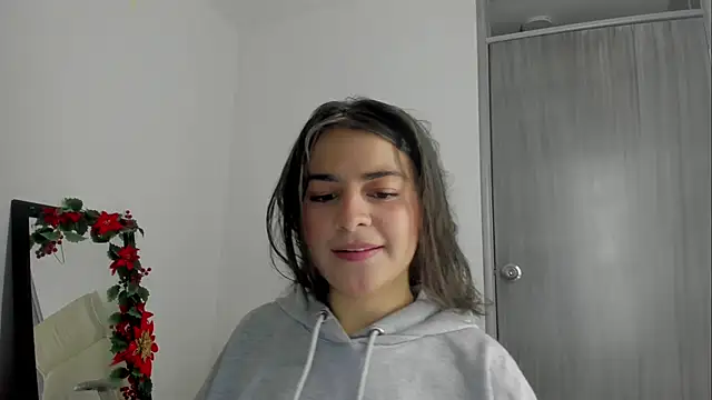 Snapshot of Brunnettee_1 chatting on June 2026 05:19:02 AM Brunnettee 1 online show from June 2026 05:19:02 AM