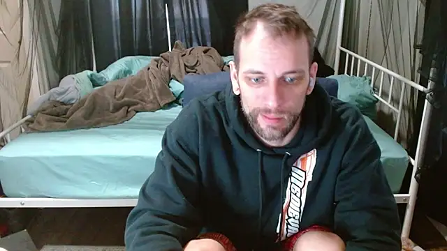 Snapshot of cguffey2284 chatting on February 2026 07:16:02 PM cguffey2284 online show from February 2026 07:16:02 PM