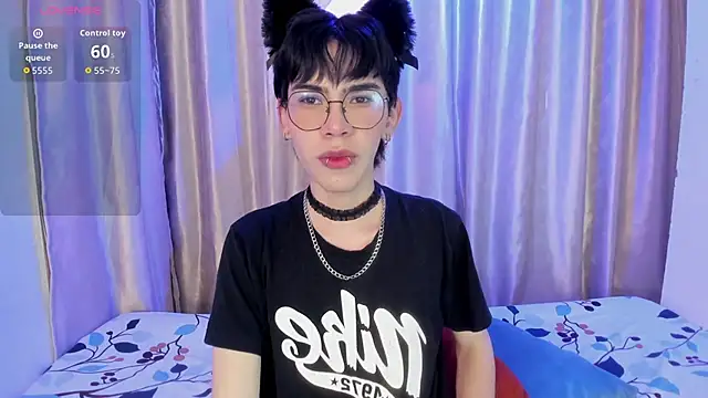 Demian Hush online show from April 2026 03:46:02 AM