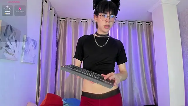 Demian Hush online show from April 2026 03:08:01 AM