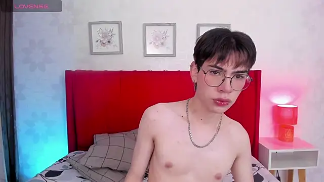 Demian Hush online show from March 2026 03:23:01 AM