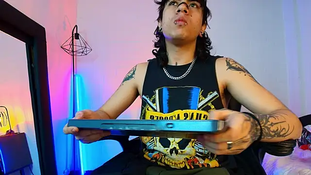 Axell Kussh online show from March 2026 03:51:02 AM