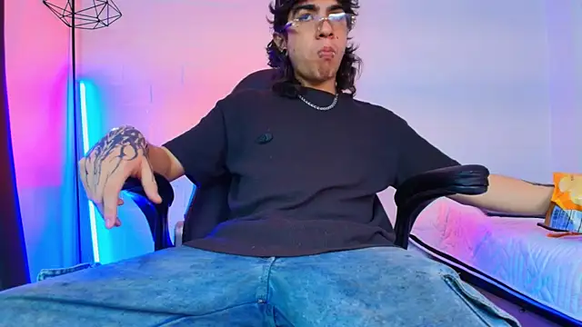 Axell Kussh online show from March 2026 03:39:01 AM