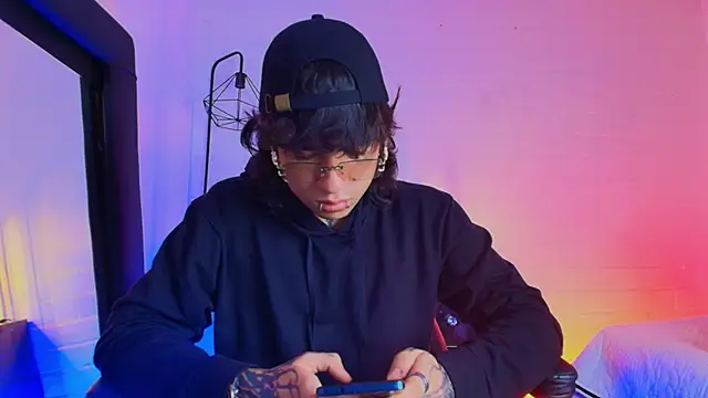 Axell Kussh online show from March 2026 09:37:01 PM