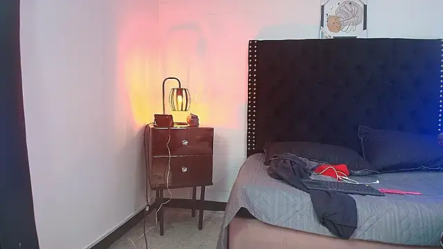 Snapshot of Axell_Kussh chatting on February 2026 12:07:01 PM Axell Kussh online show from February 2026 12:07:01 PM