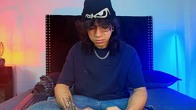 Snapshot of Axell_Kussh chatting on February 2026 12:40:02 PM Axell Kussh online show from February 2026 12:40:02 PM