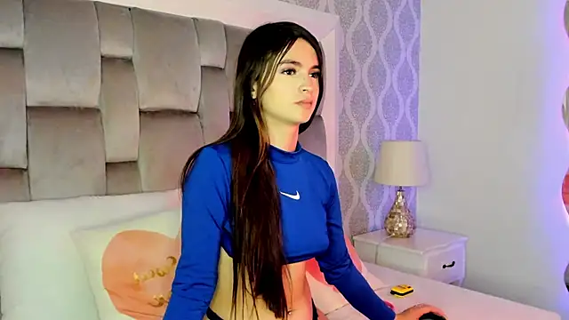 luna forever7 online show from March 2026 01:01:02 PM