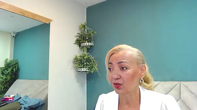 AmelieLux online show from March 2026 06:37:02 PM