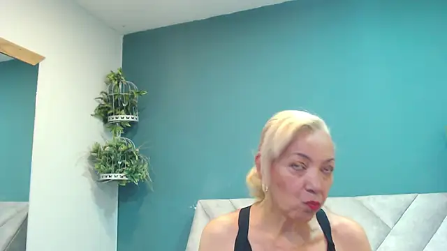 AmelieLux online show from March 2026 05:17:02 PM