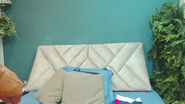 AmelieLux online show from March 2026 04:52:01 PM