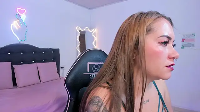 LUNAKITTY TAY online show from June 2026 11:41:02 AM
