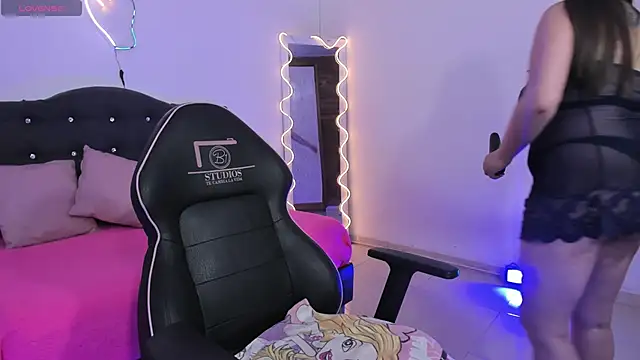 LUNAKITTY TAY online show from March 2026 11:47:01 AM