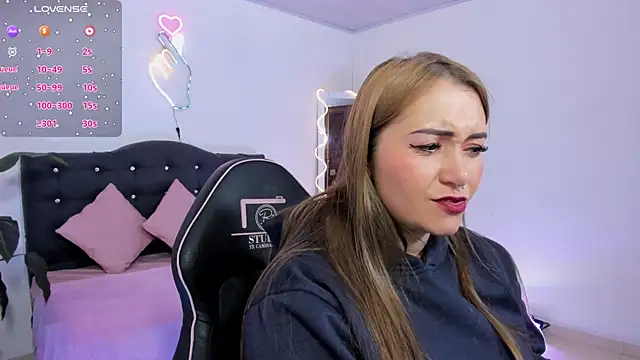 LUNAKITTY TAY online show from May 2026 11:50:01 AM
