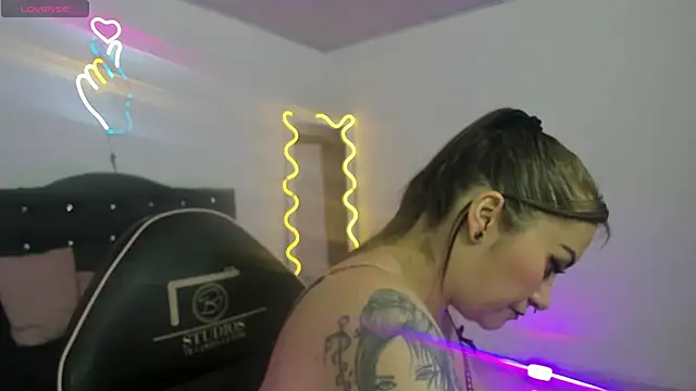 Snapshot of LUNAKITTY_TAY chatting on March 2026 11:39:02 AM LUNAKITTY TAY online show from March 2026 11:39:02 AM