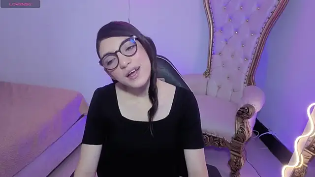 MAHYRA TAY online show from March 2026 07:14:01 PM