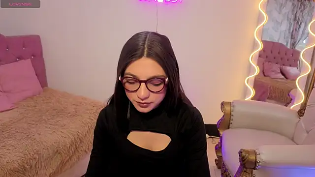 MAHYRA TAY online show from March 2026 07:10:02 PM