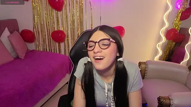 MAHYRA TAY online show from February 2026 07:11:02 PM