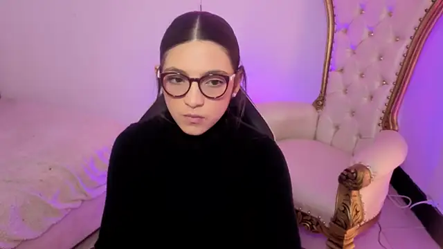 MAHYRA TAY online show from March 2026 07:26:02 PM