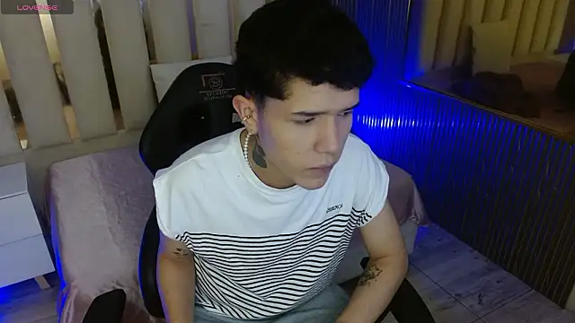 Snapshot of estefan_tay chatting on February 2026 02:33:01 AM estefan tay online show from February 2026 02:33:01 AM