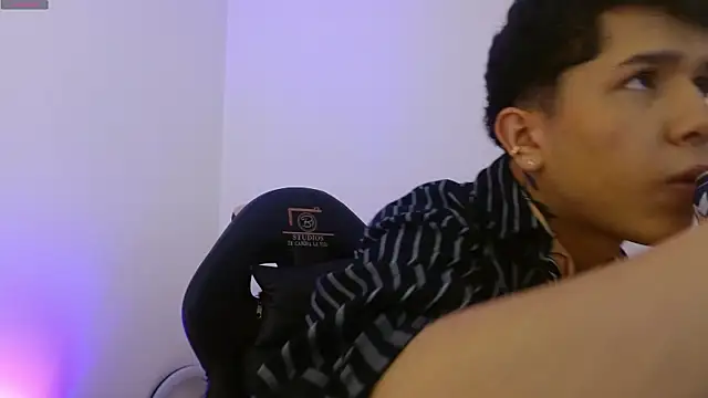 Snapshot of estefan_tay chatting on February 2026 03:27:02 AM estefan tay online show from February 2026 03:27:02 AM