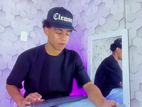 Snapshot of 777_dmz_ chatting on February 2026 01:26:01 AM 777 dmz online show from February 2026 01:26:01 AM