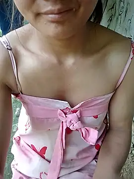 Snapshot of Luminana chatting on June 2026 03:55:01 AM Luminana online show from June 2026 03:55:01 AM