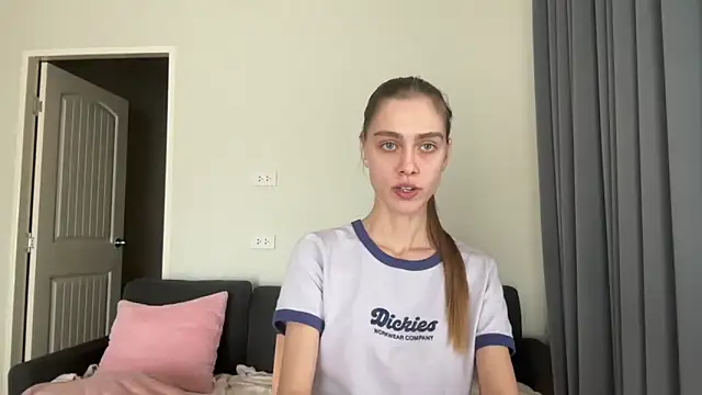 SonyaSweety online show from February 2026 06:26:01 AM