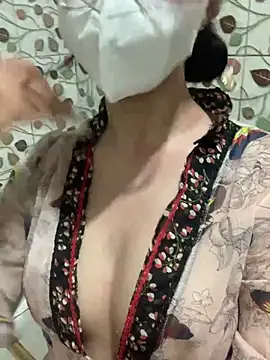 lonely lunae online show from February 2026 05:37:01 AM