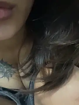 Snapshot of -Nuna- chatting on April 2026 05:27:02 PM -Nuna- online show from April 2026 05:27:02 PM