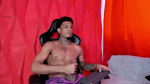 Snapshot of Nehemiaa_boy chatting on May 2026 01:40:02 PM Nehemiaa boy online show from May 2026 01:40:02 PM
