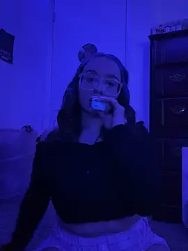 Snapshot of mommynxttie chatting on February 2026 08:14:01 AM mommynxttie online show from February 2026 08:14:01 AM