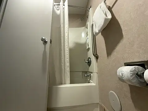 Goldie Glows63 online show from April 2026 05:09:01 AM