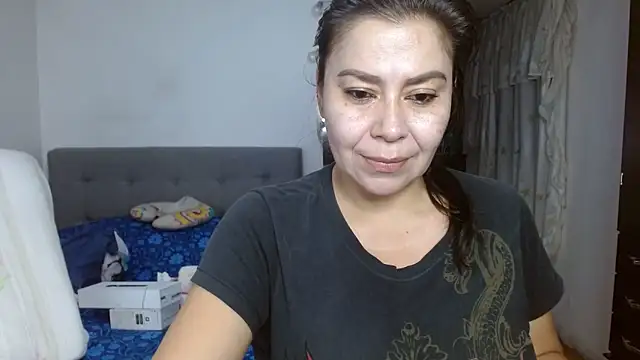 Karo sexy online show from October 2025 06:04:02 AM