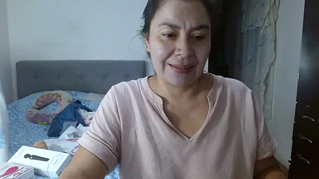 Karo sexy online show from April 2026 03:32:02 AM