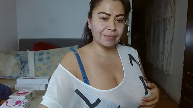 Karo sexy online show from February 2025 06:02:02 AM