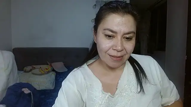 Karo sexy online show from December 2025 12:04:01 AM