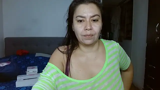 Karo sexy online show from December 2025 10:20:01 PM