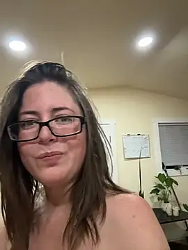 Naomi Blaire online show from March 2026 08:54:01 AM