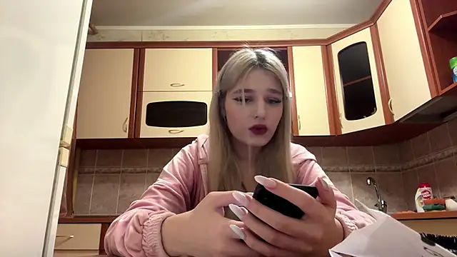 MiaBerlateen online show from February 2026 03:45:02 PM