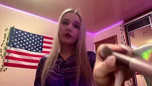 MiaBerlateen online show from February 2026 06:30:02 PM