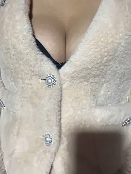 Snapshot of hamoi11 chatting on February 2026 10:17:01 PM hamoi11 online show from February 2026 10:17:01 PM