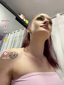 Snapshot of Roxyfoxyyy chatting on July 2026 07:31:01 PM Roxyfoxyyy online show from July 2026 07:31:01 PM