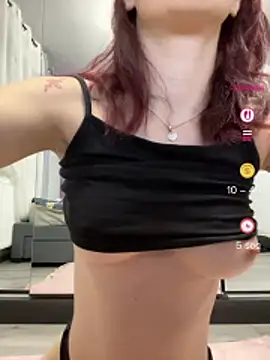 Snapshot of Roxyfoxyyy chatting on July 2026 07:46:01 PM Roxyfoxyyy online show from July 2026 07:46:01 PM