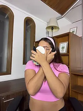 Emily Harpeer online show from May 2026 08:31:01 AM