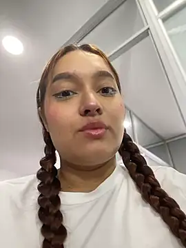 Emily Harpeer online show from February 2026 11:32:01 AM