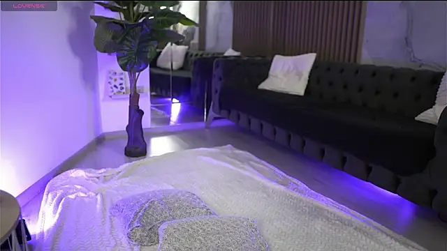 VansessaNyx online show from April 2026 09:21:01 PM