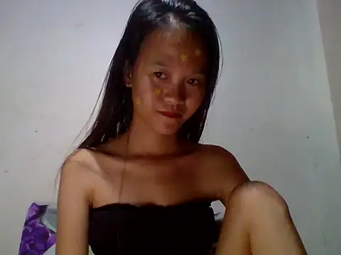 Yourlilpinayy online show from April 2026 11:00:02 PM